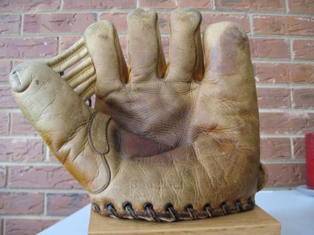 Rogers Hornsby Wilson S5521-3 Front